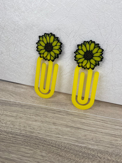 Jumbo Sunflower Paper Clip, Black, Yellow, and Brown. perfect for keeping pages together, and even great as a bookmark. 