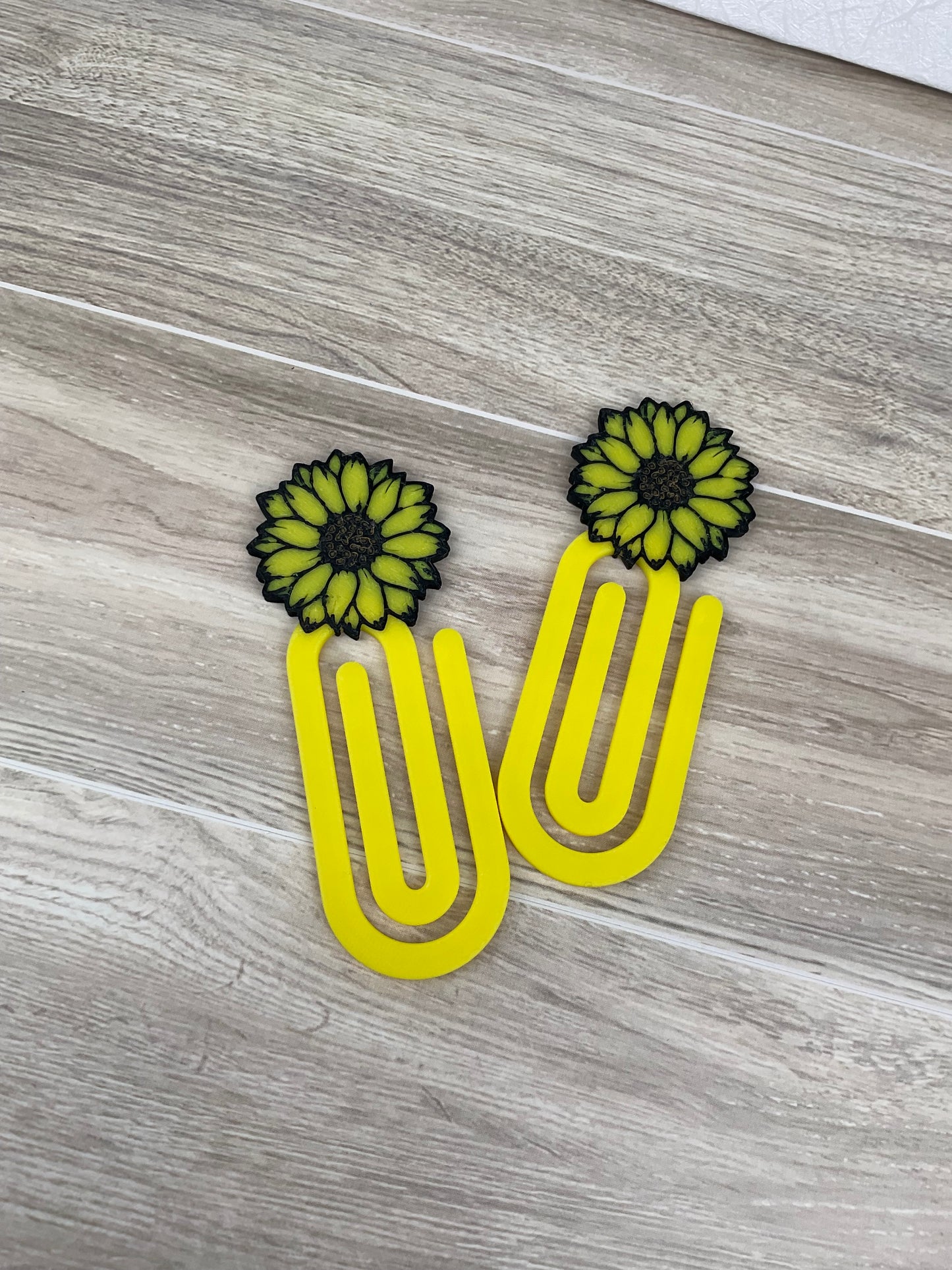 Jumbo Sunflower Paper Clip, Black, Yellow, and Brown. perfect for keeping pages together, and even great as a bookmark. 